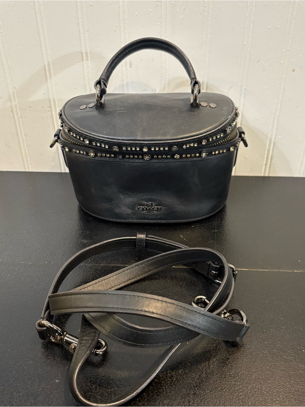 Coach × Selena Gomez Trail Bag
Crystal Embellished Leather
Crossbody 39292